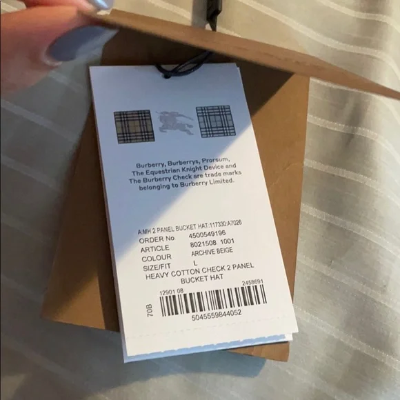 Burberry Beige Checkered Bucket Hat - Picture 7 of 8